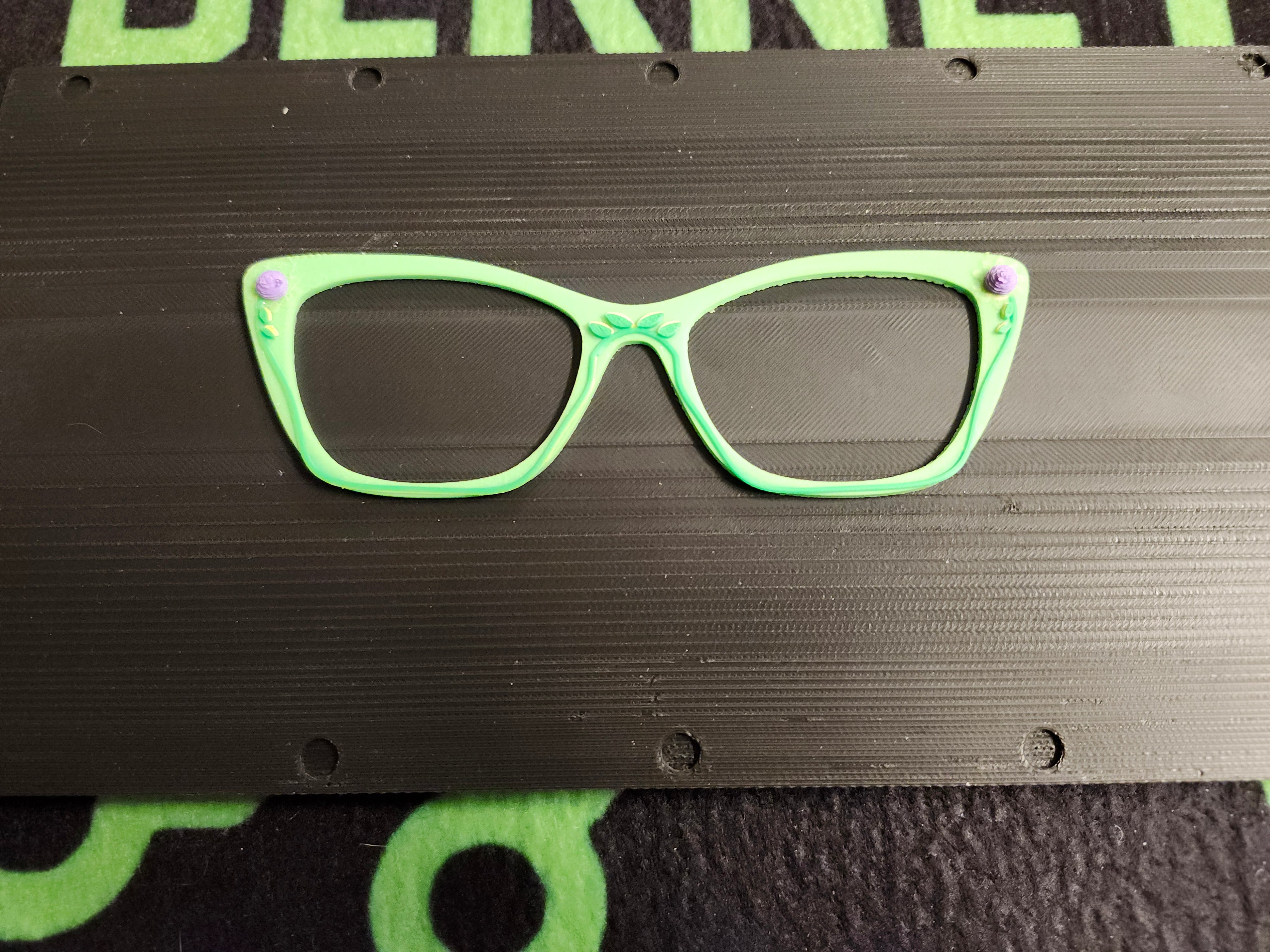 Ivy Cat-Eye Magnetic Eyeglass Toppers (bright green base frame)